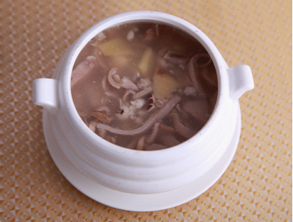 产妇月子猪肚汤的做法-月子餐30天食谱\/月子养